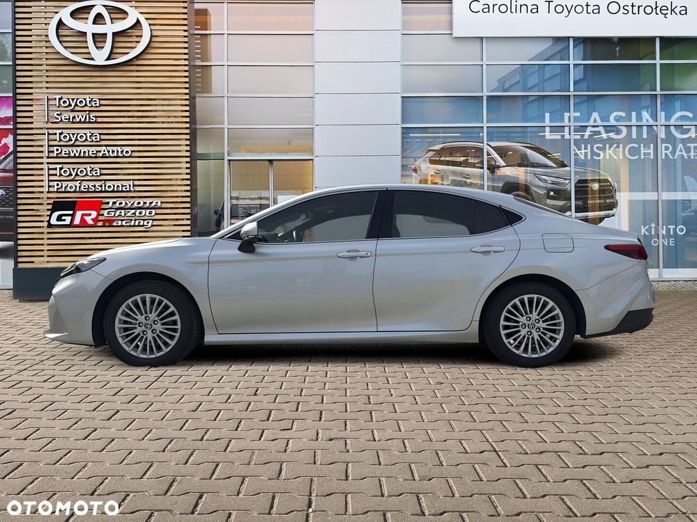 Toyota Camry 2024 photo 2