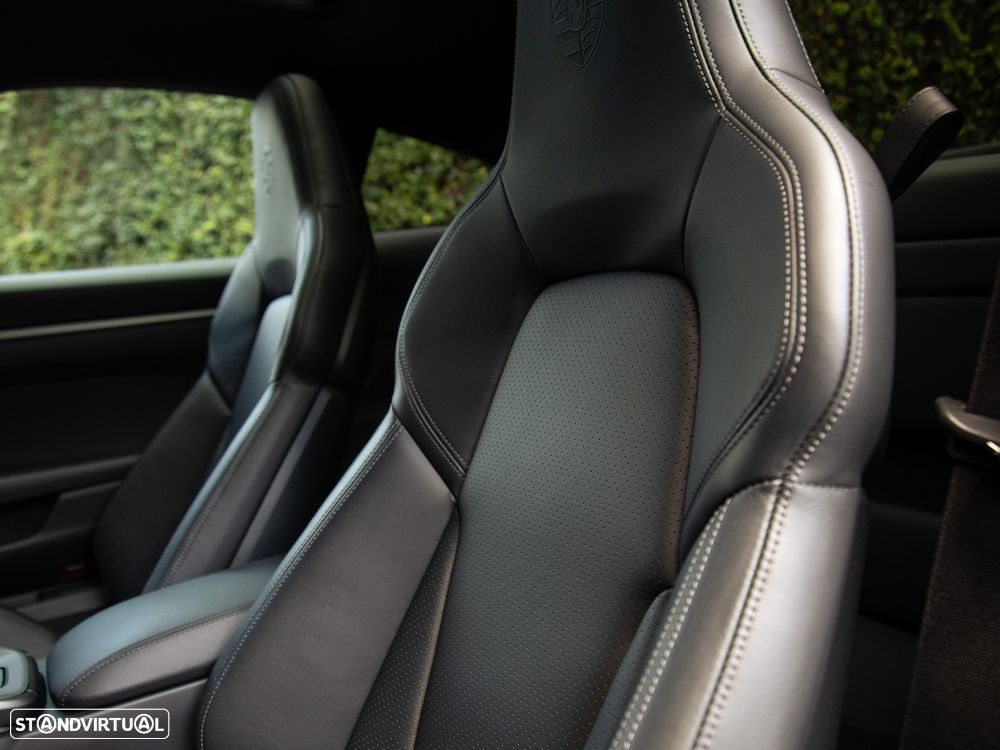 Porsche 911 (992) Carrera - 18