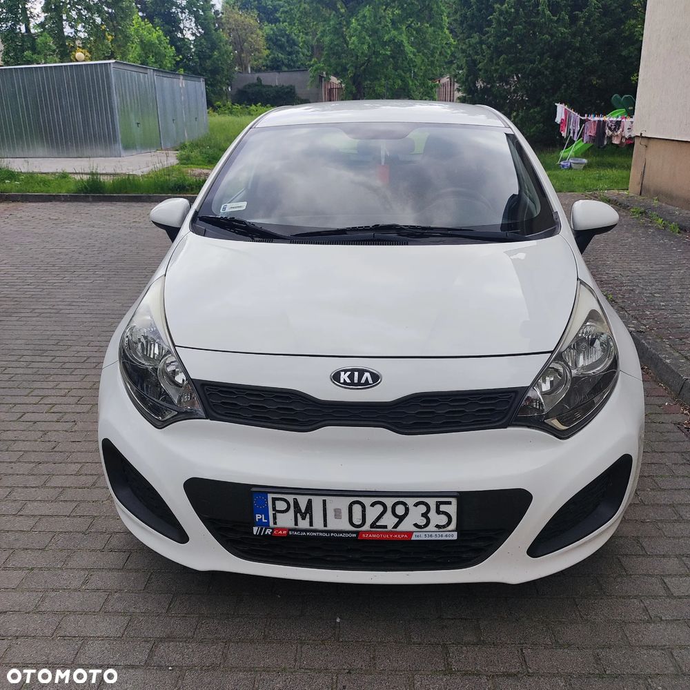 Kia Rio - 2