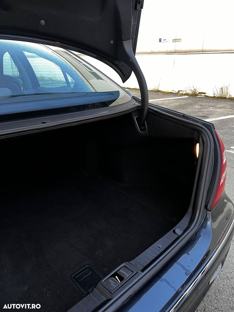 Mercedes-Benz E - 10