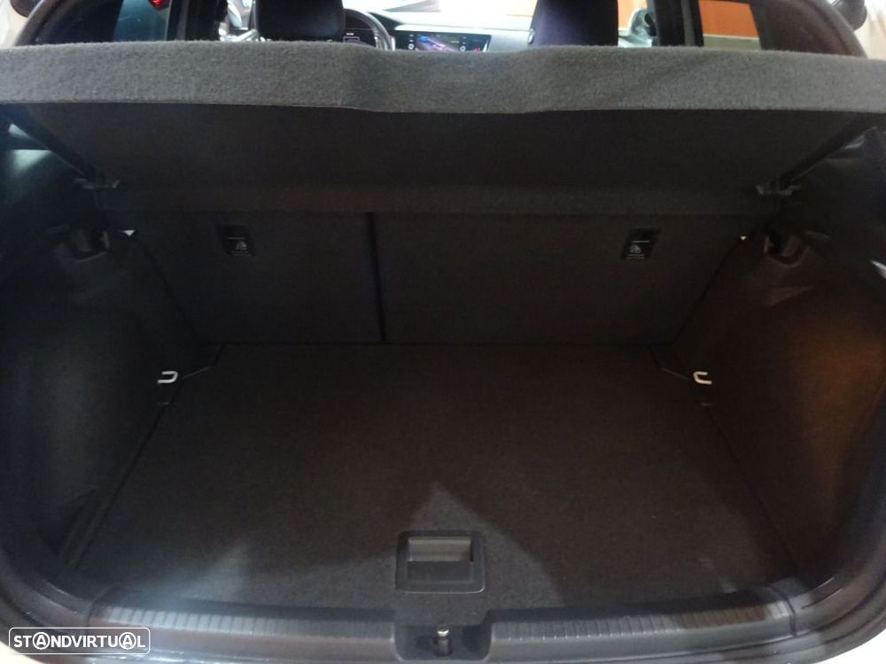 VW Polo 2.0 TSI GTI DSG - 38