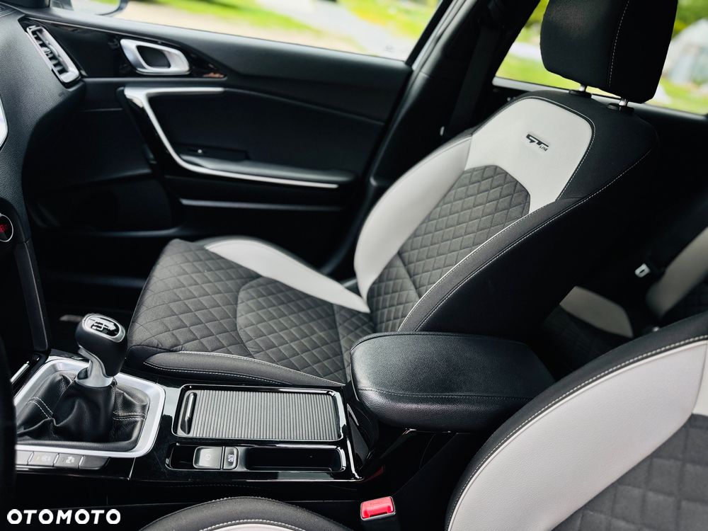 Kia ProCeed 1.5 T-GDI GT Line - 10