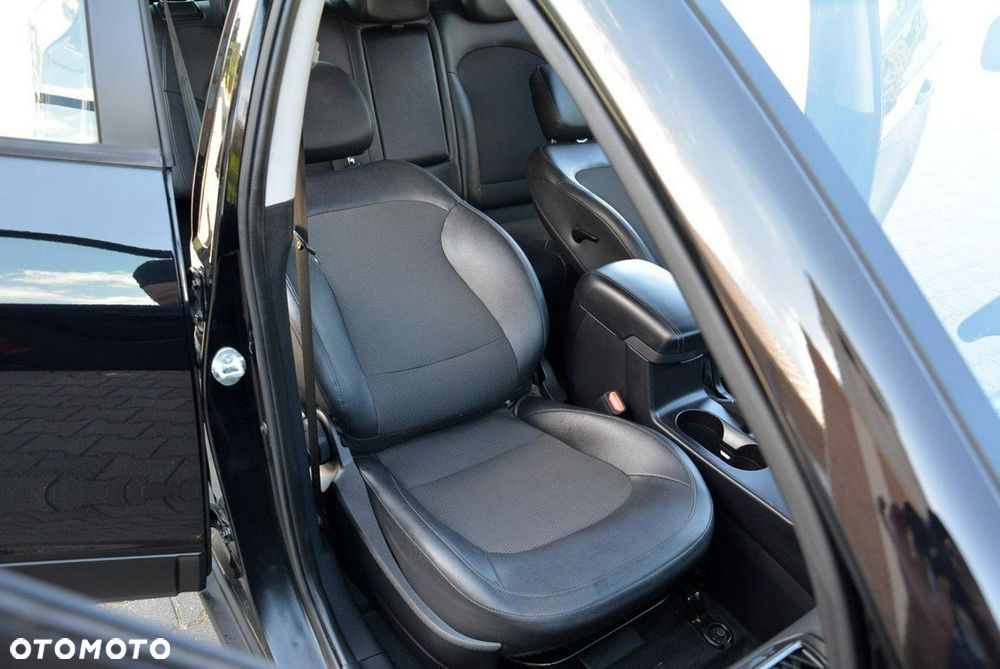 Hyundai ix35 2.0 GDI Premium 2WD - 17