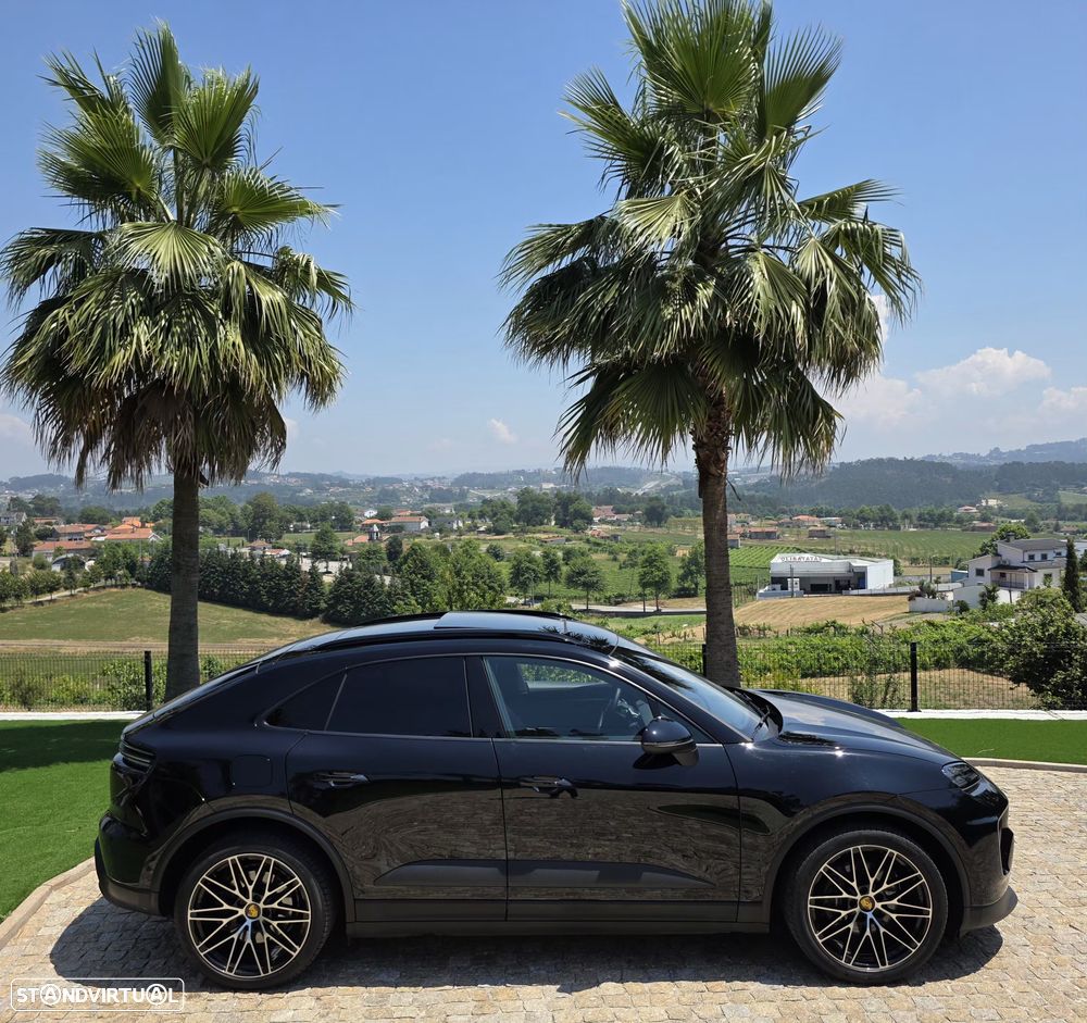 Porsche Macan Electric - 16