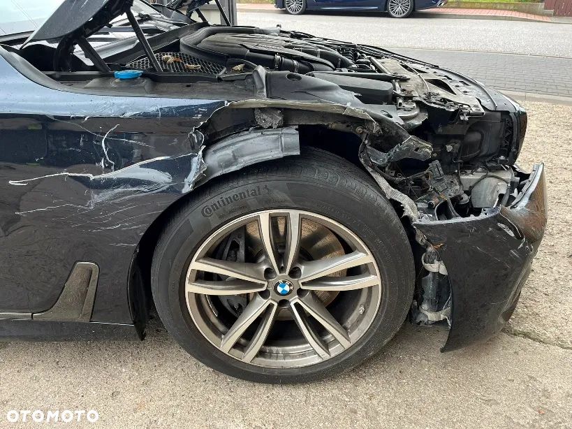BMW Seria 7 750Li xDrive - 13