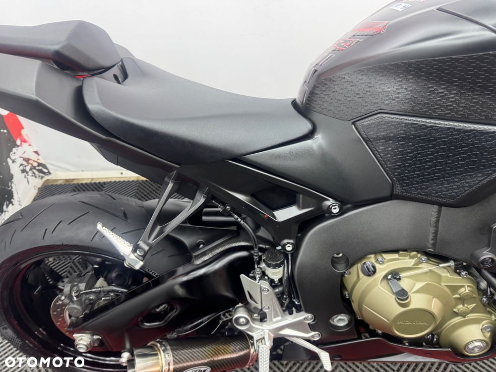 Honda CBR - 32