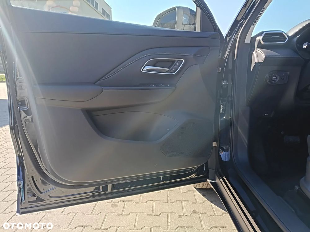 MG ZS Hybrid+ - 15