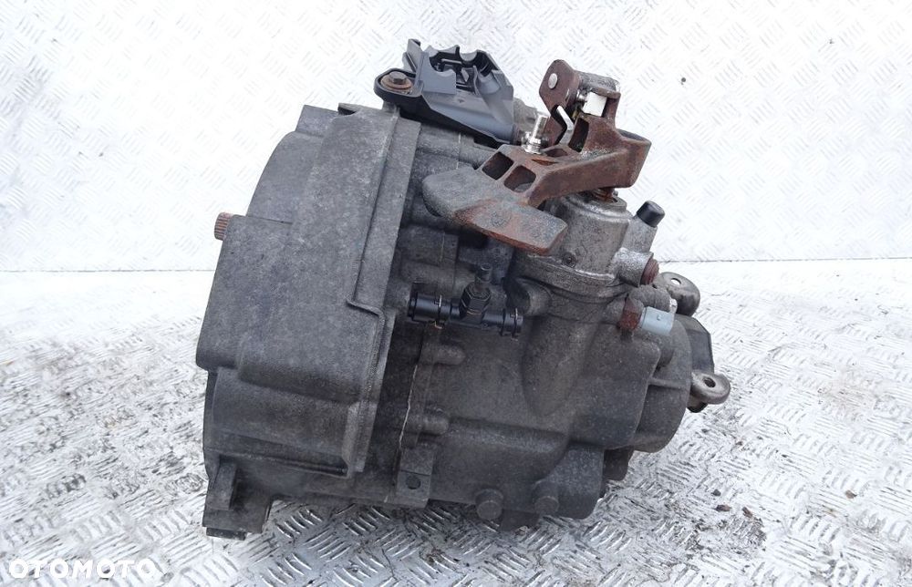 SKRZYNIA BIEGÓW KCQ - VW TRANSPORTER T5 2.5TDI FV - 6