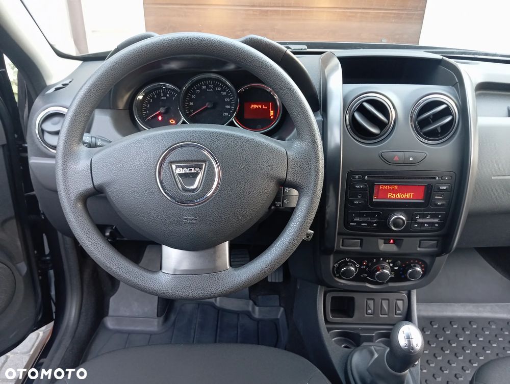 Dacia Duster 1.6 SCe Laureate S&S - 36