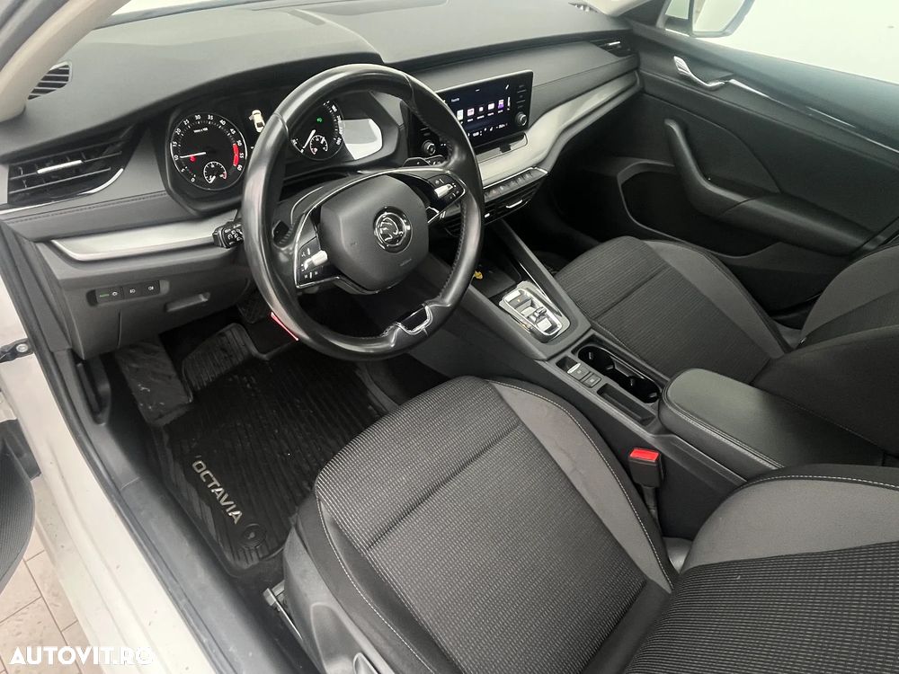 Skoda Octavia 2.0 TDI DSG Ambition - 11