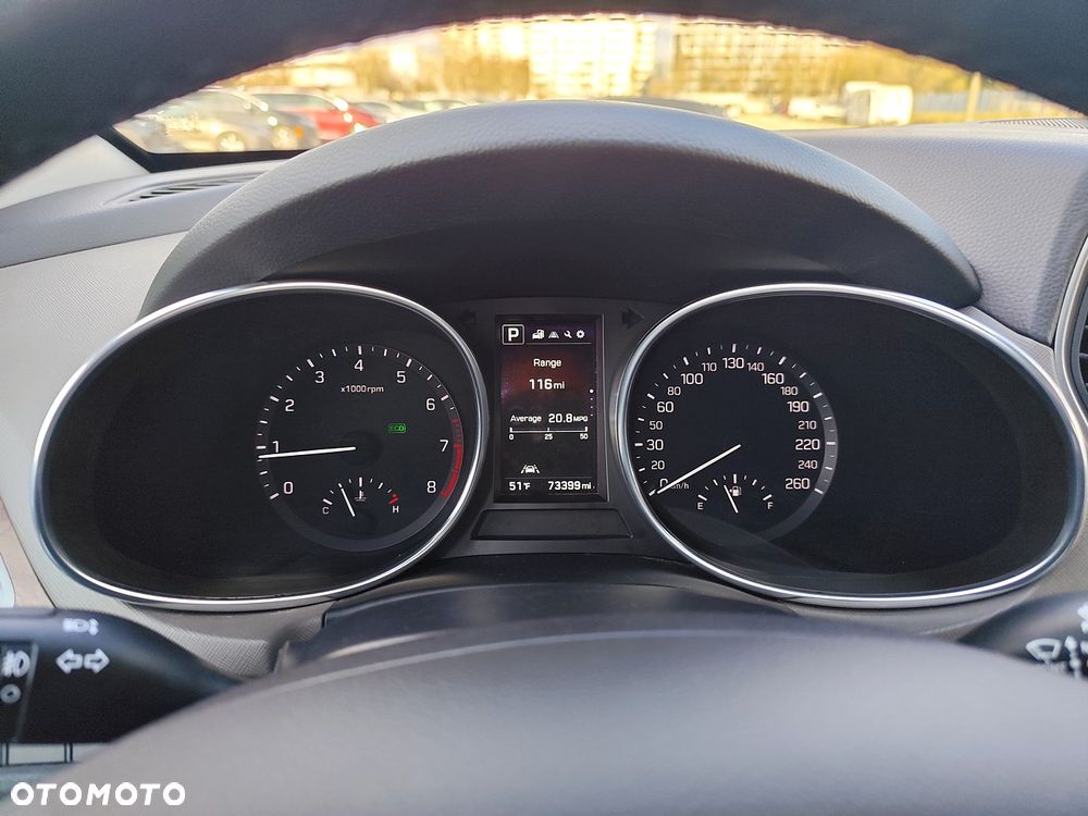 Hyundai Grand Santa Fe - 17