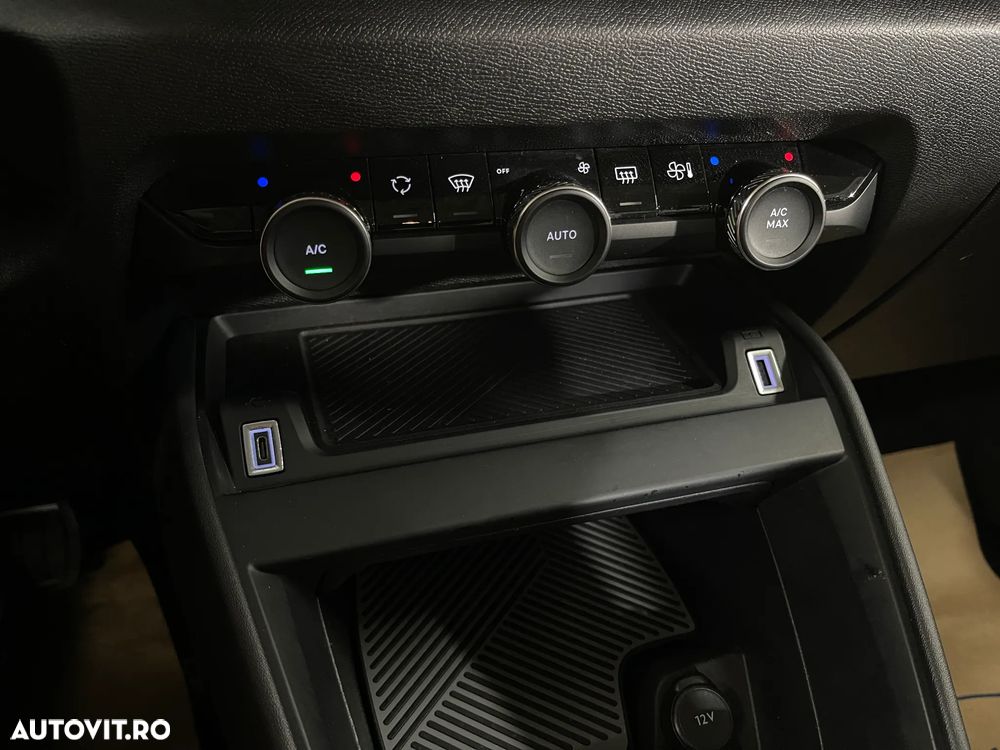 Citroën C4 PureTech 130 Stop&Start EAT8 FEEL - 24