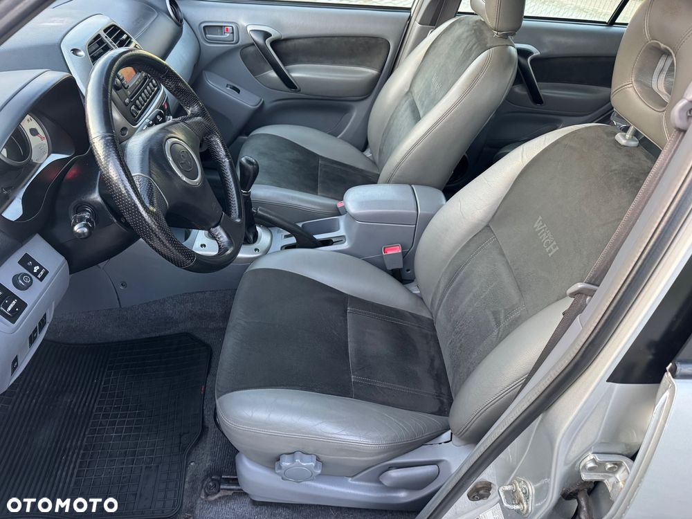 Toyota RAV4 D-4D 4x4 - 10