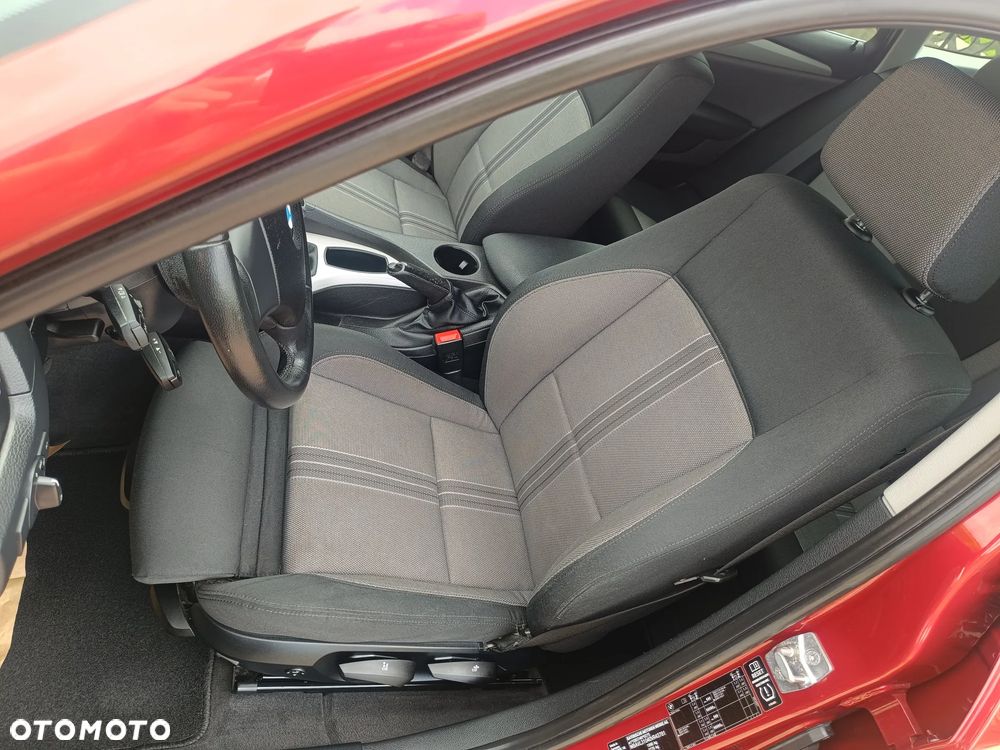 BMW X1 sDrive18i - 12