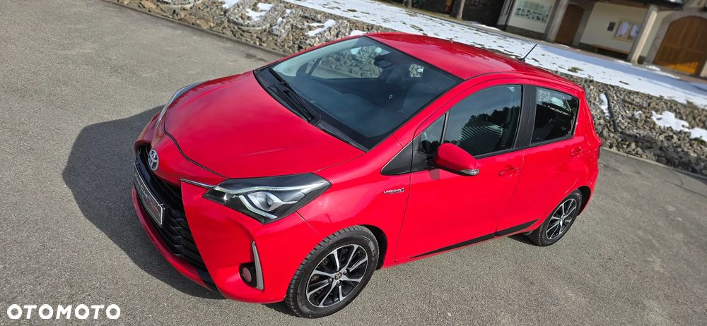 Toyota Yaris Hybrid 100 Premium EU6 - 18
