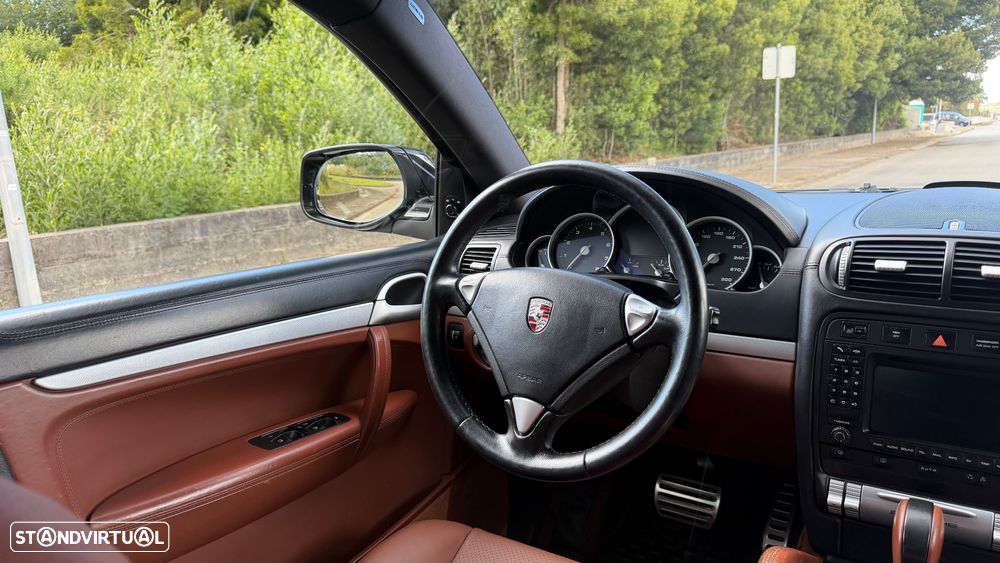 Porsche Cayenne S Tiptronic - 26