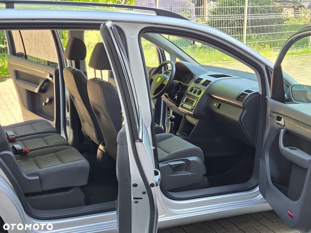 Volkswagen Touran 1.9 TDI DPF Blue Motion Trendline - 14