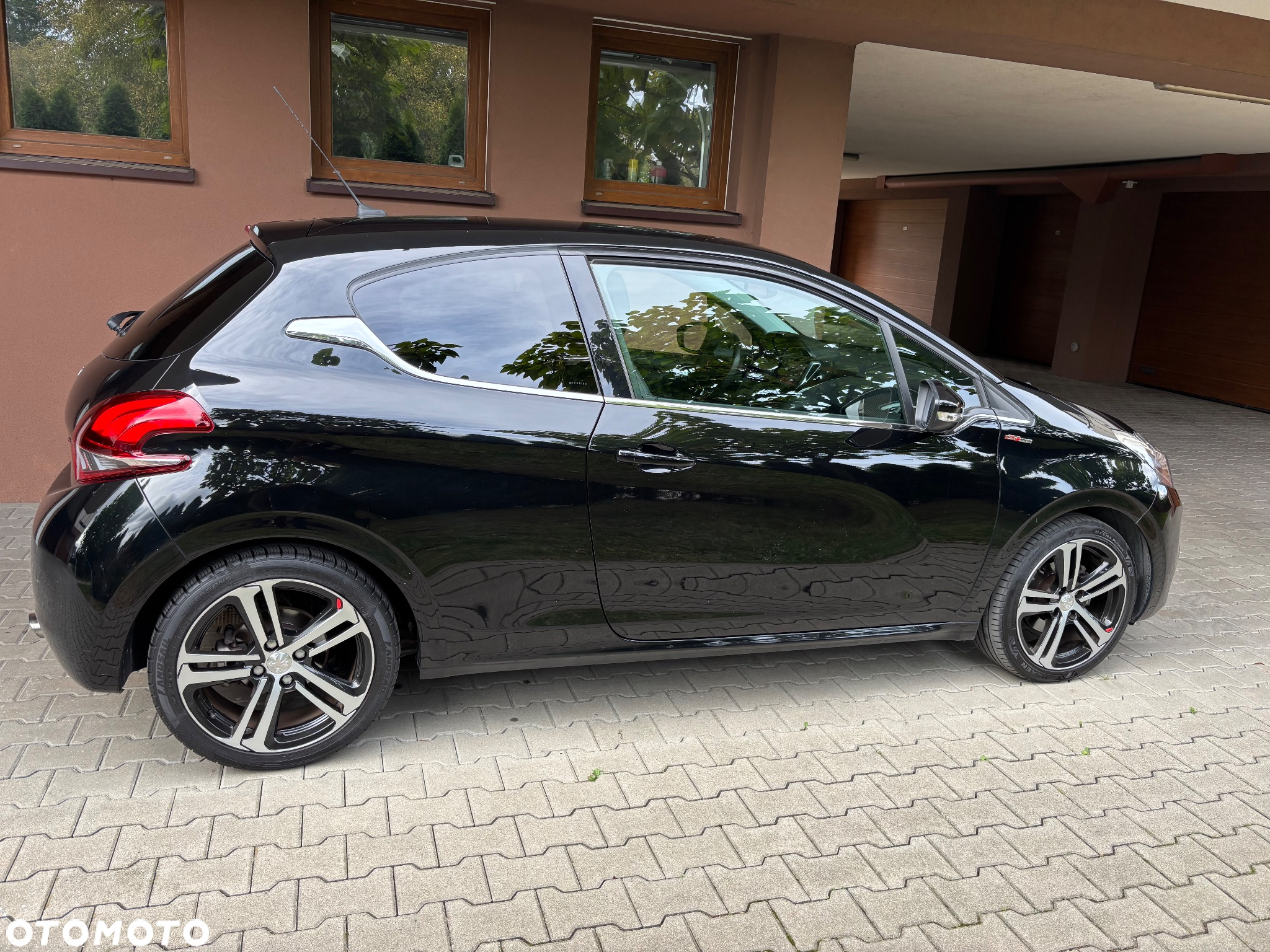 Peugeot 208 PureTech 110 Stop & Start Allure - 8