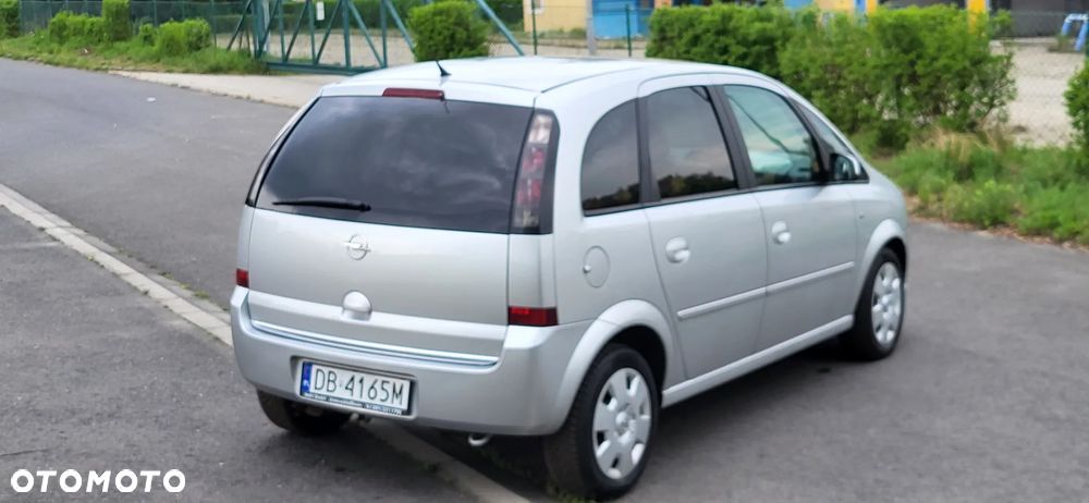 Opel Meriva 1.6 16V Essentia - 11