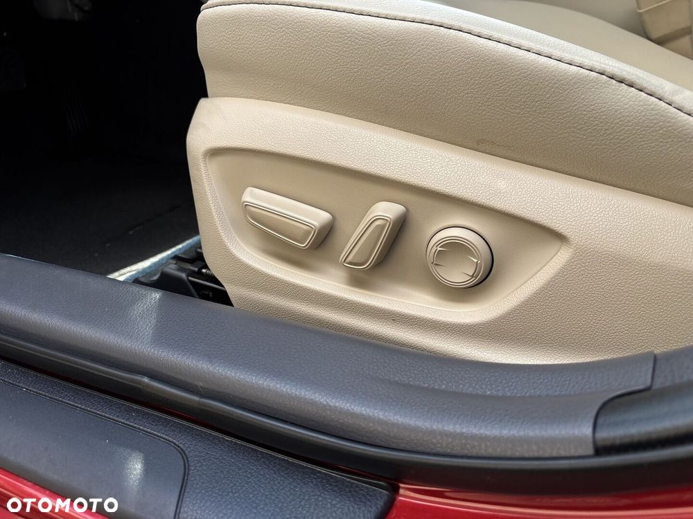Toyota Camry 2.5 Hybrid Comfort CVT - 27