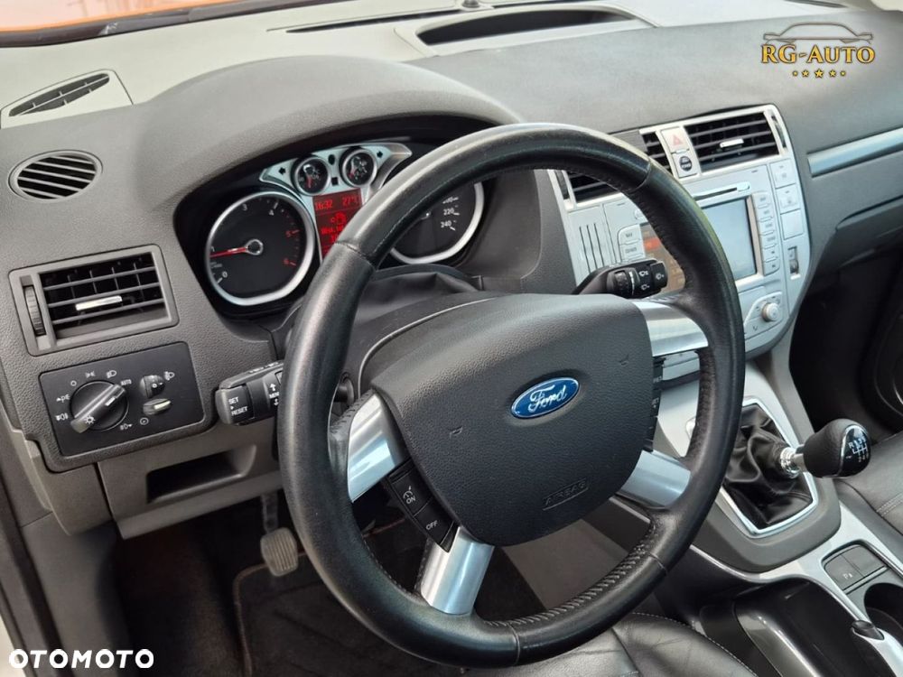 Ford Kuga - 40