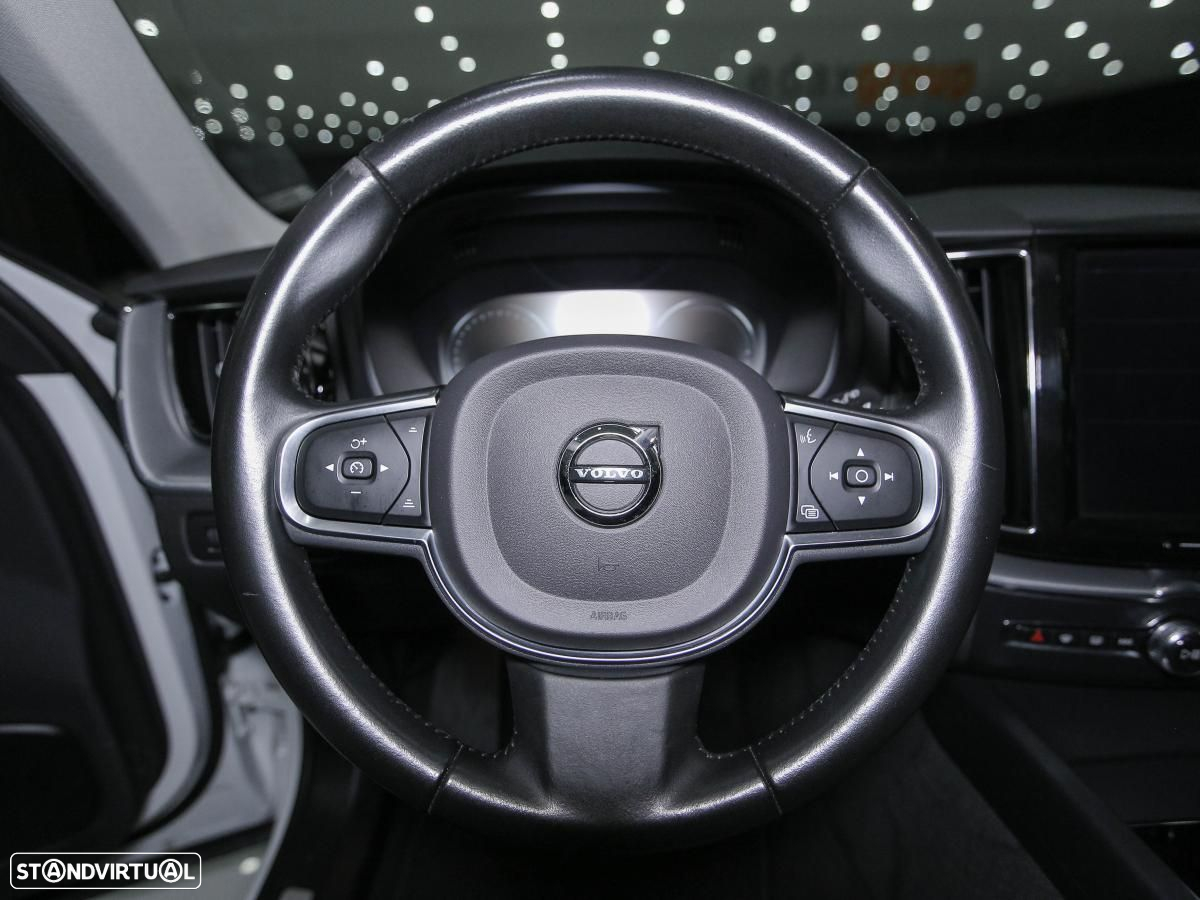 Volvo XC 60 2.0 T8 PHEV Momentum AWD - 16