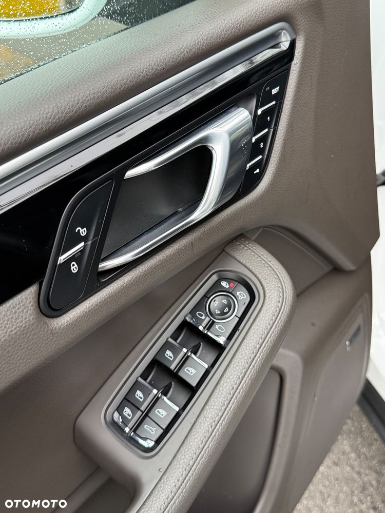 Porsche Macan Standard - 7