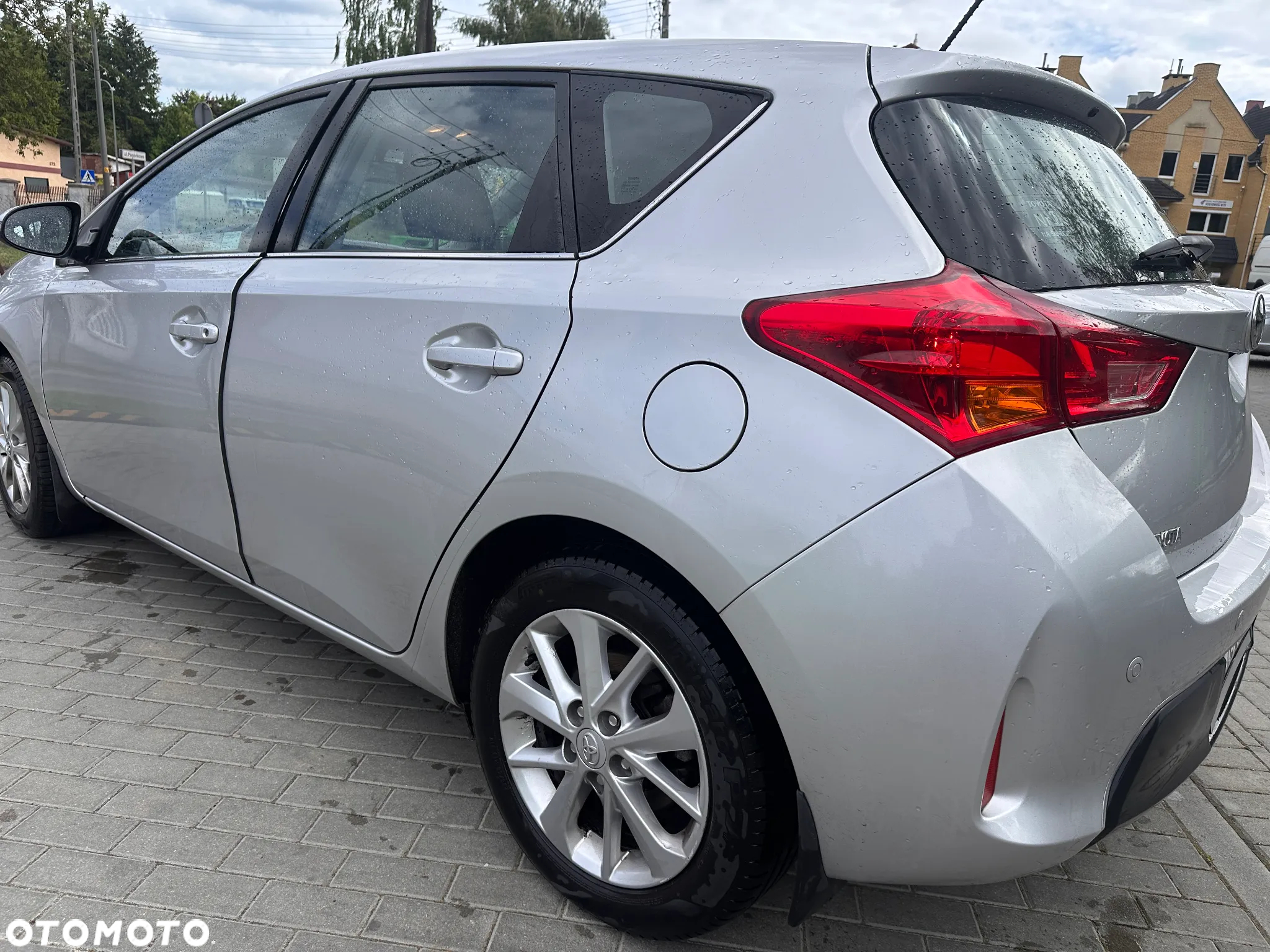 Toyota Auris 1.6 Premium Comfort - 4