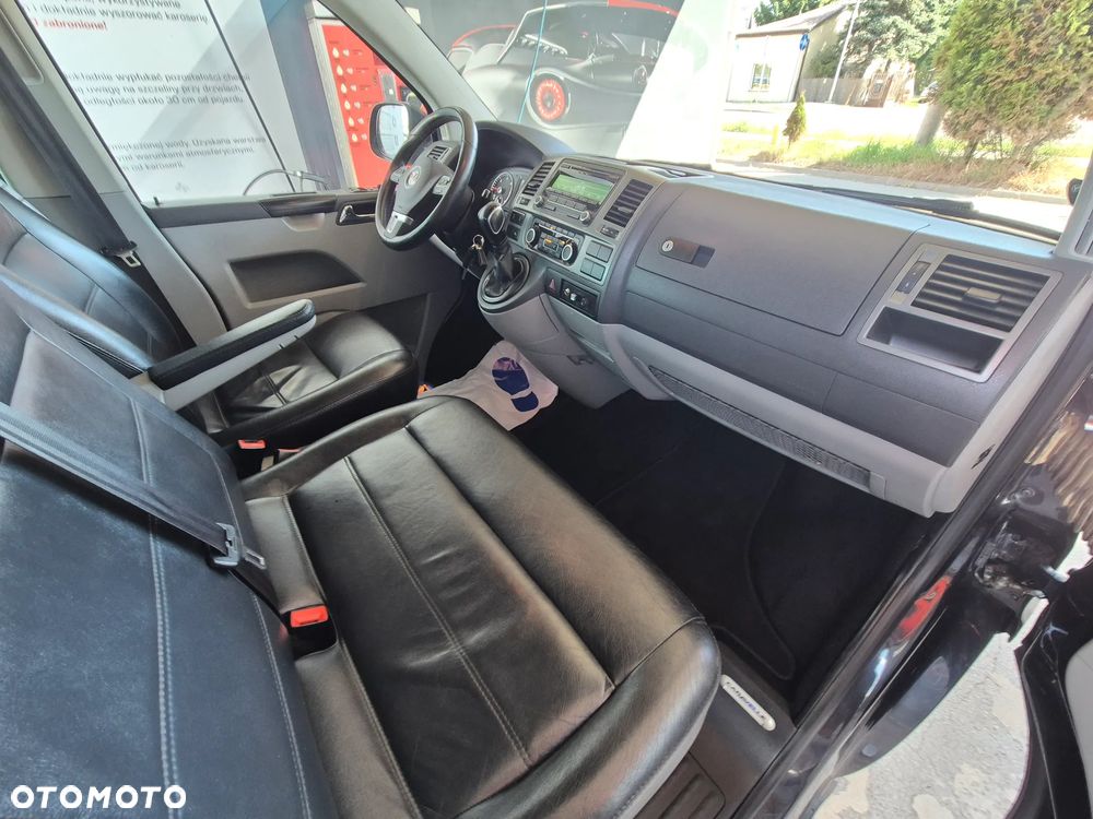 Volkswagen Caravelle - 35
