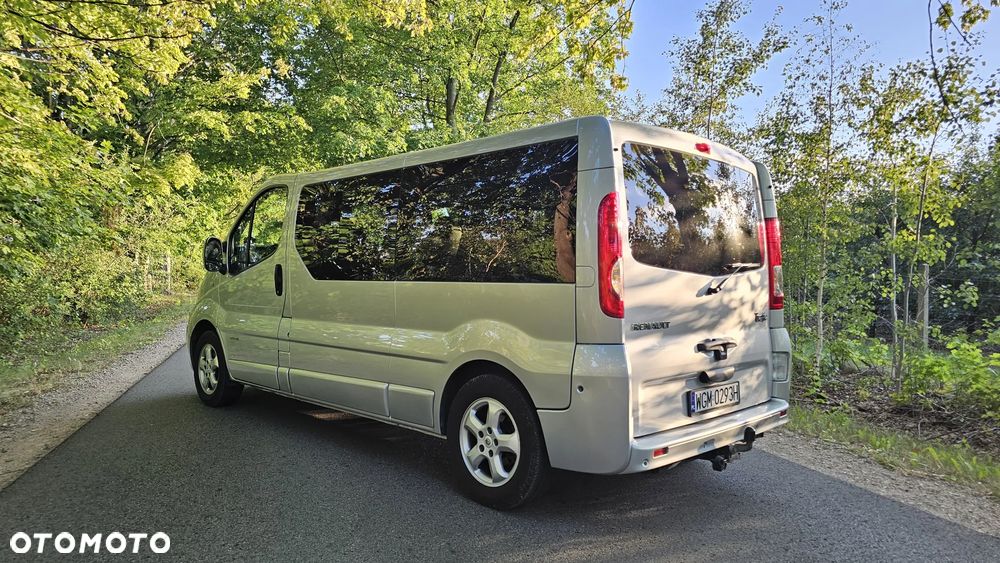 Renault Trafic Grand Passenger Black Edition - 3
