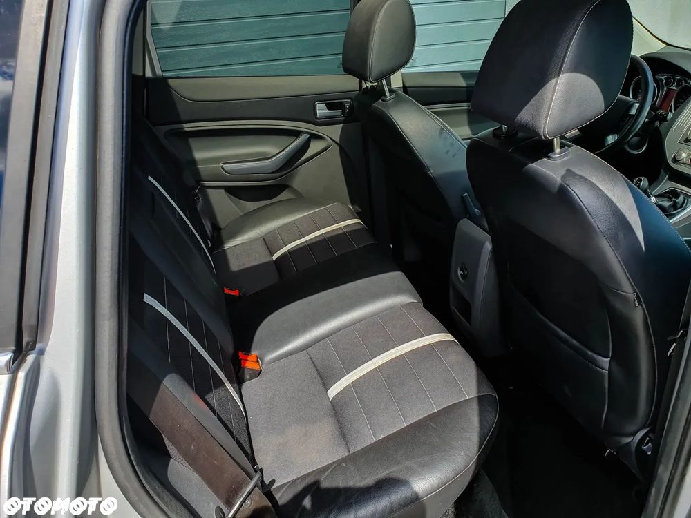 Ford Kuga - 30