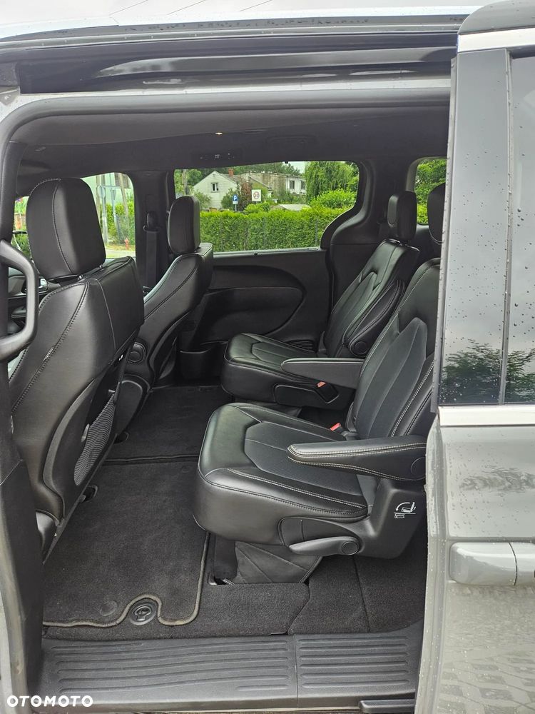 Chrysler Pacifica - 9