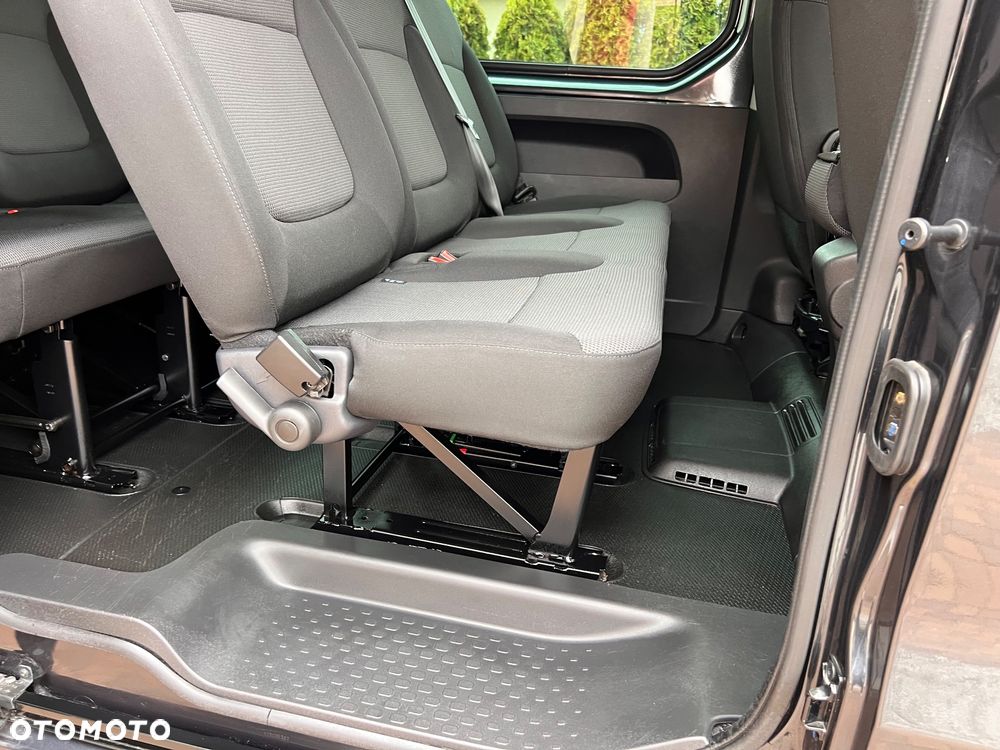 Renault Trafic 2.0 dCi EDC - 11