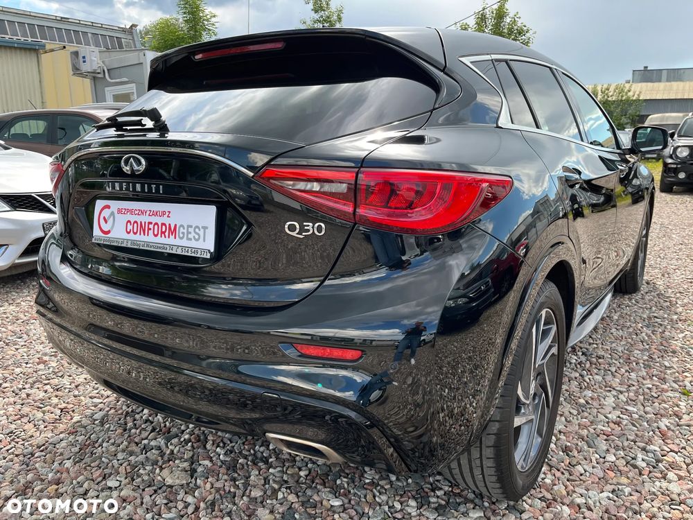 Infiniti Q30 - 7