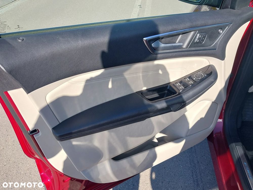 Ford Edge - 12