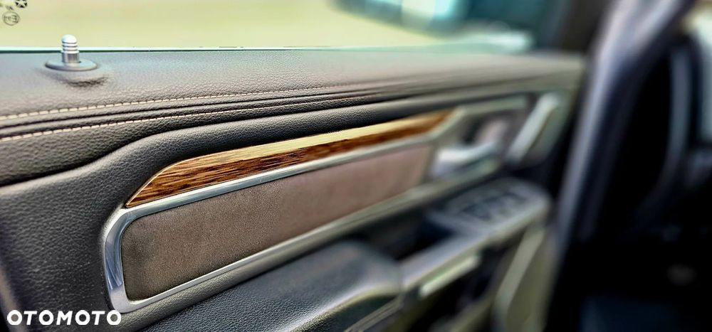 RAM 1500 5.7 Crew Cab Laramie - 22