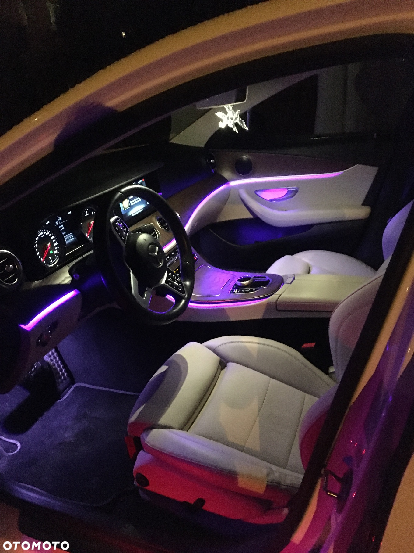 Mercedes-Benz Klasa E 220 d 9G-TRONIC - 19