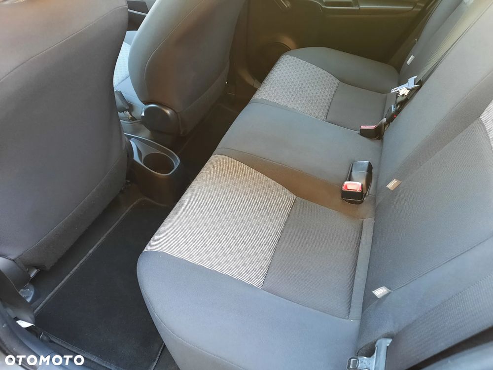 Toyota Yaris 1.33 Premium EU6 - 18