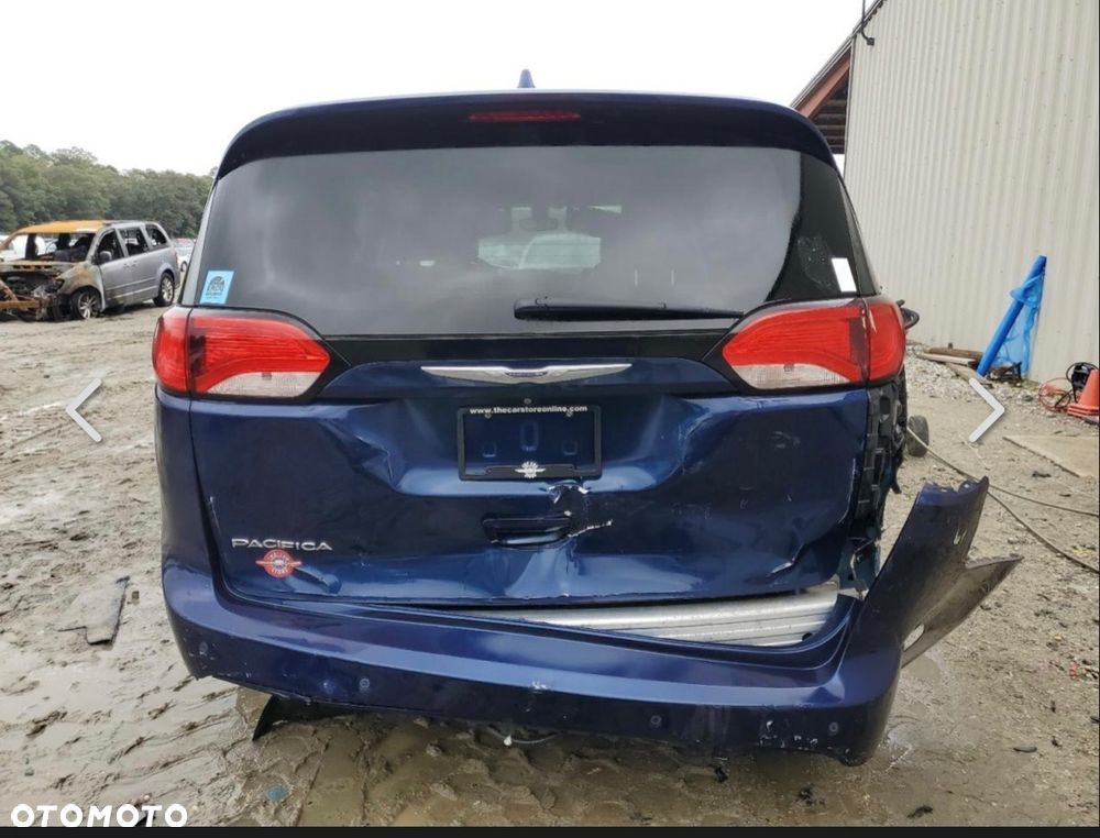 Chrysler Pacifica - 6