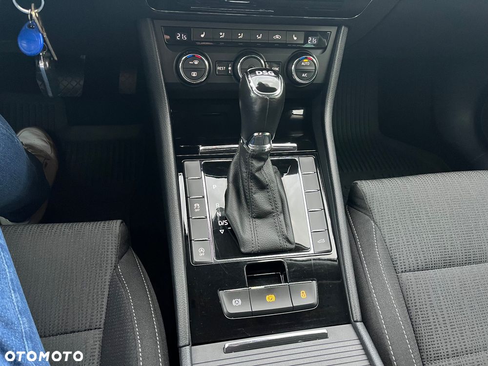 Skoda Superb Combi 2.0 TDI DSG Ambition - 14