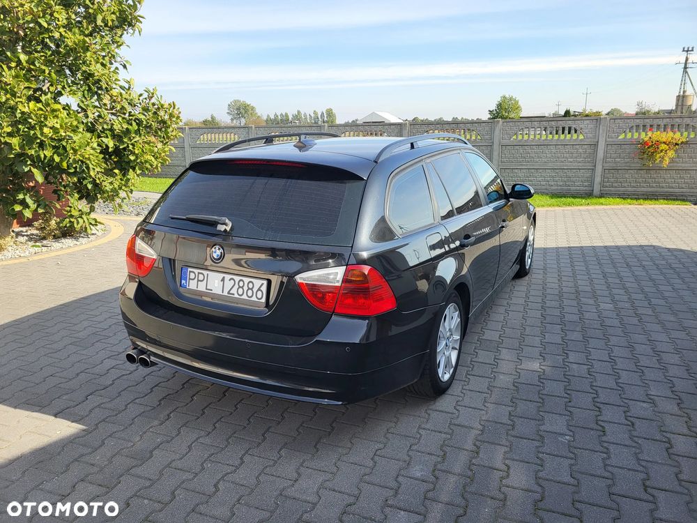 BMW Seria 3 318i - 11