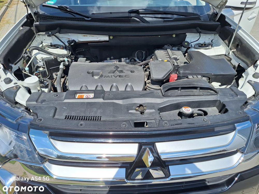 Mitsubishi Outlander 2.0 2WD SUV-Star - 26