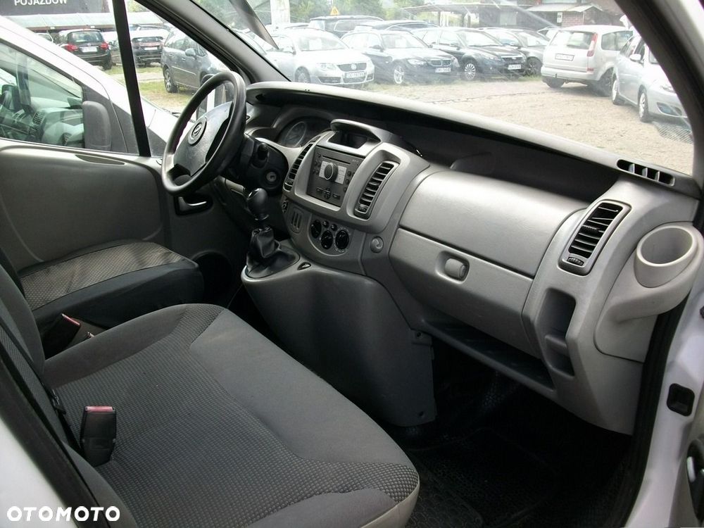 Opel Vivaro - 8
