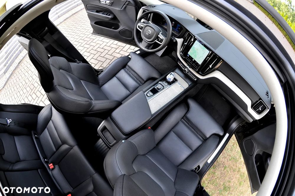 Volvo XC 60 T6 AWD Plug-In Hybrid Inscription - 16