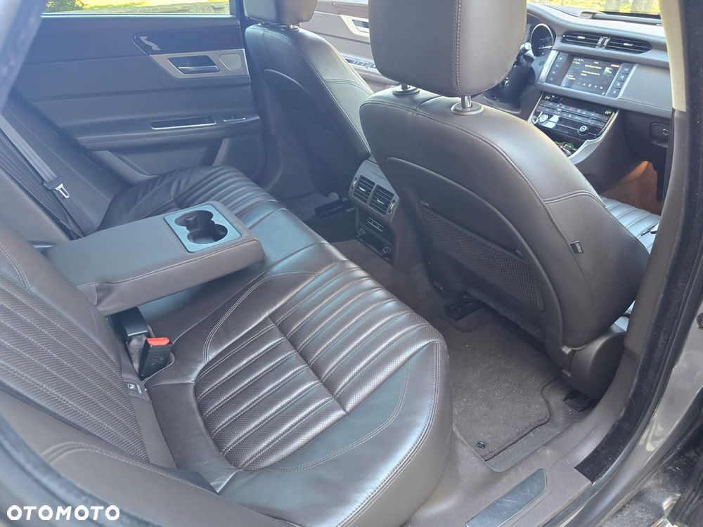 Jaguar XF 2.0 i4D Prestige - 26
