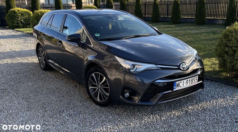 Toyota Avensis - 1