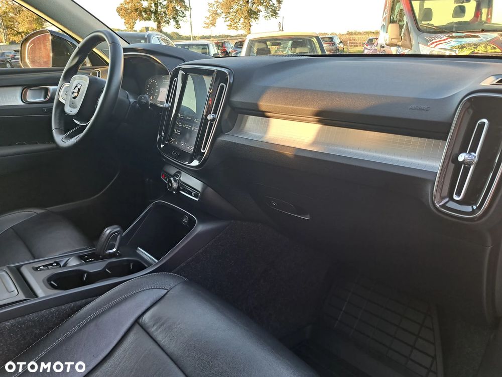 Volvo XC 40 T5 AWD Momentum - 28