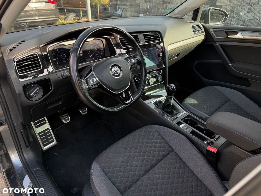 Volkswagen Golf 1.5 TSI OPF R-Line - 26