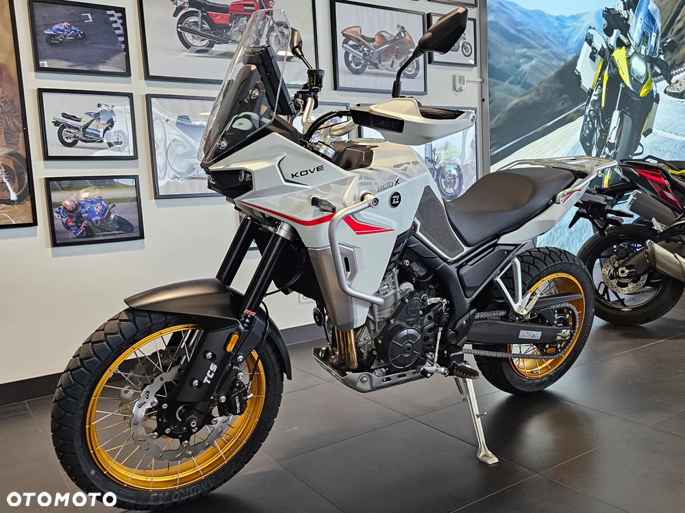 KOVE 800X Touring - 18
