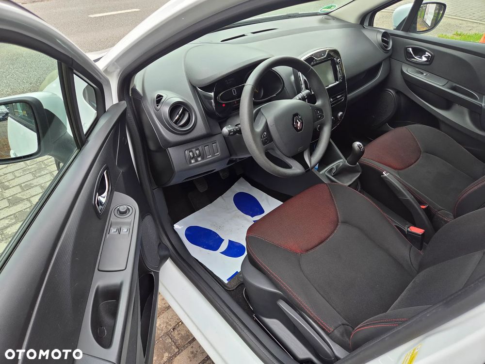 Renault Clio 1.2 16V 75 Collection - 11